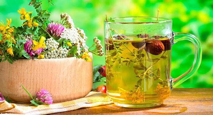 té de hierbas para el tratamiento de la artritis de cadera